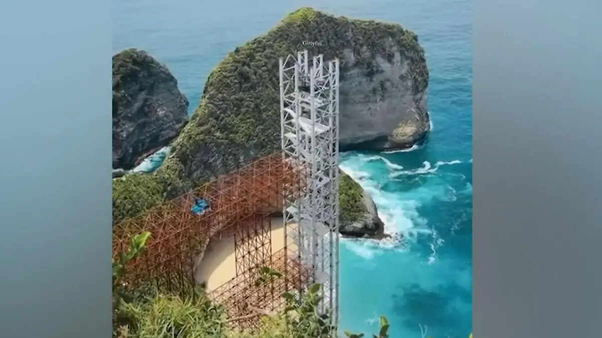 Bali-Stahlkoloss-verschandelt-bekanntesten-Strand-der-Welt-DAS-soll-das-Paradies-jetzt-retten-