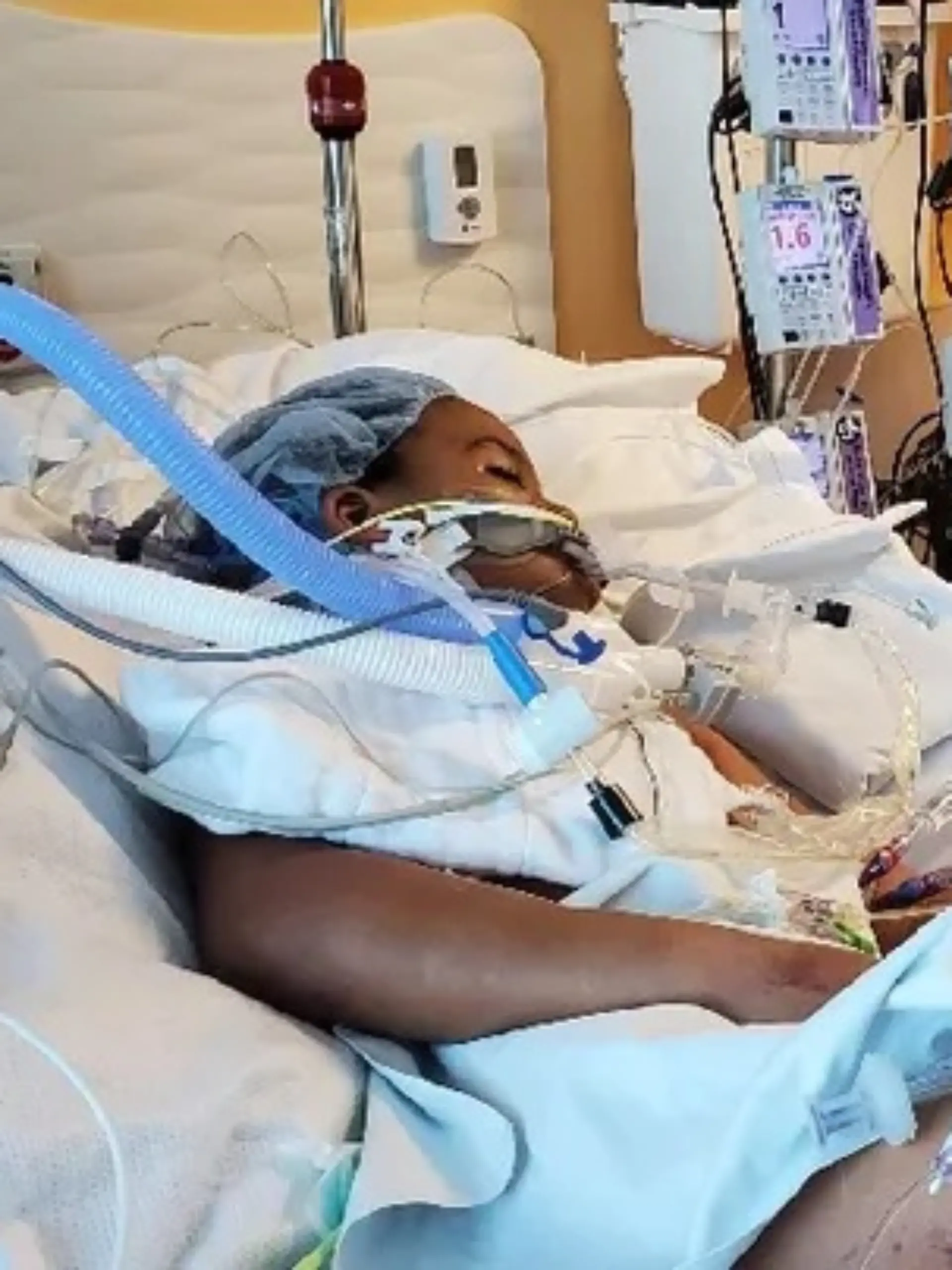 Kaden kämpft nach einer Grippe im Krankenhaus um sein Leben.