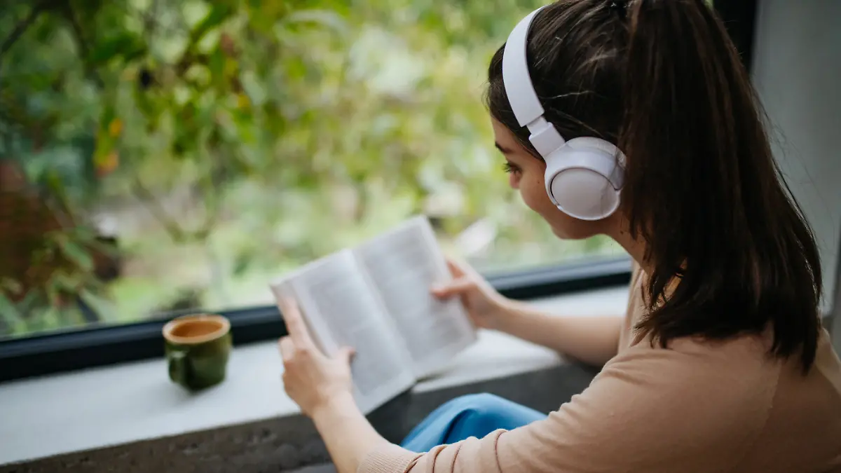 Bücher und Hörbücher erleben derzeit einen regelrechten Hype – insbesondere Fantasy-Geschichten sind auf Booktok und Co. gefragt.