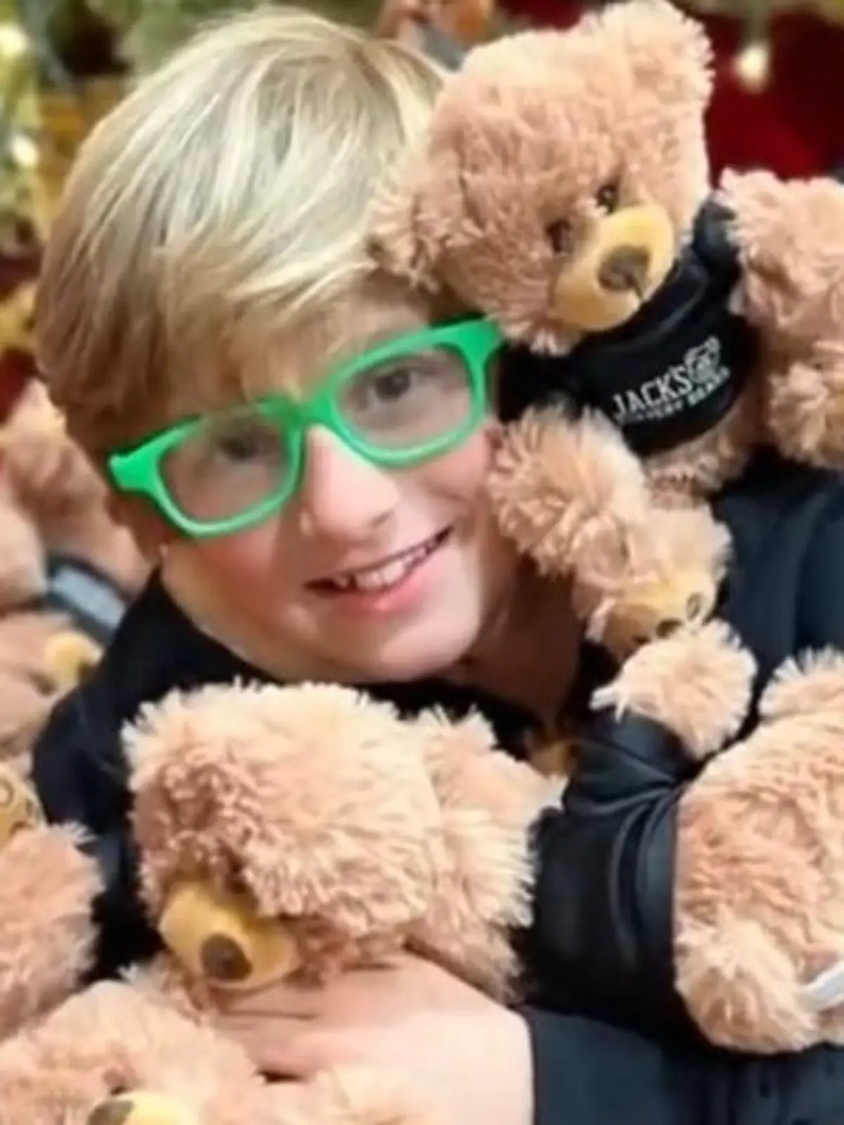 Bild zu: "Er schenkt kranken Kindern ein Lächeln"