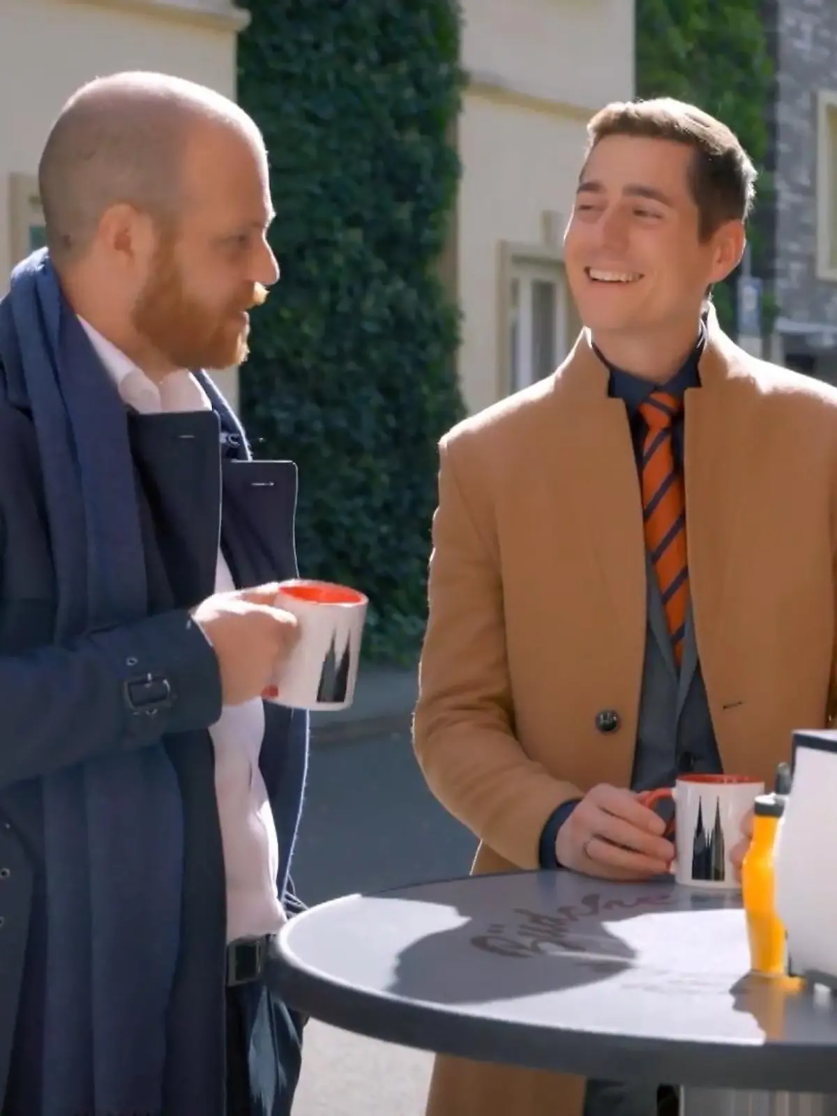 Unter uns: Easy und Ringo löchern Tobias wegen Esma