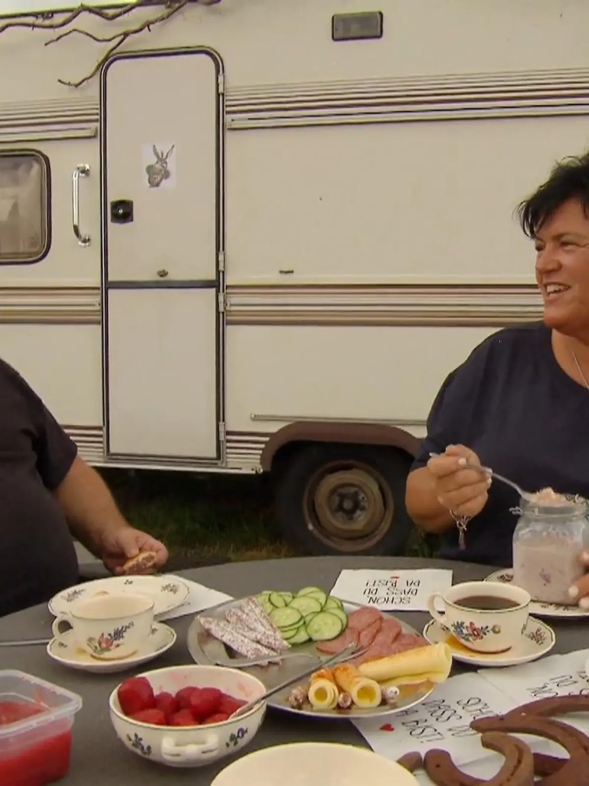 Bild zu: "Simone sorgt für Energie vor der Arbeit"