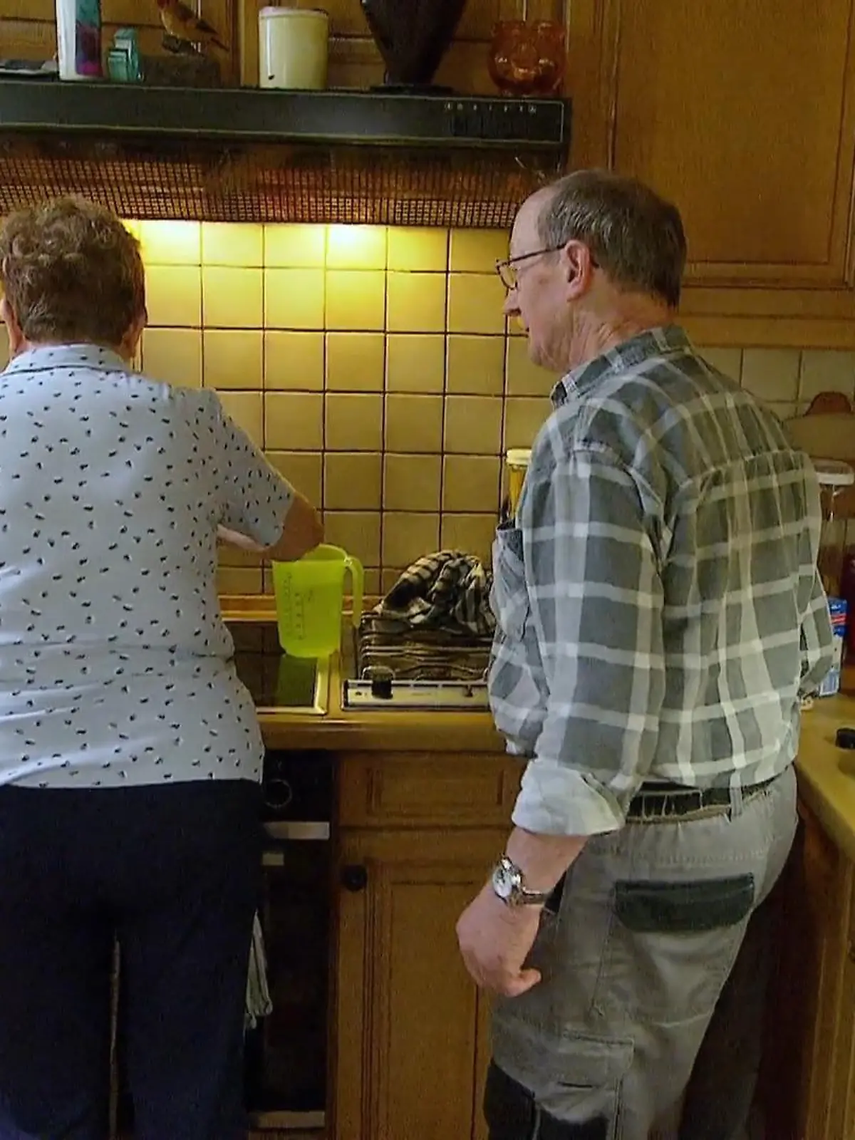 Bild zu: "Gelingt ihnen der Hase?"