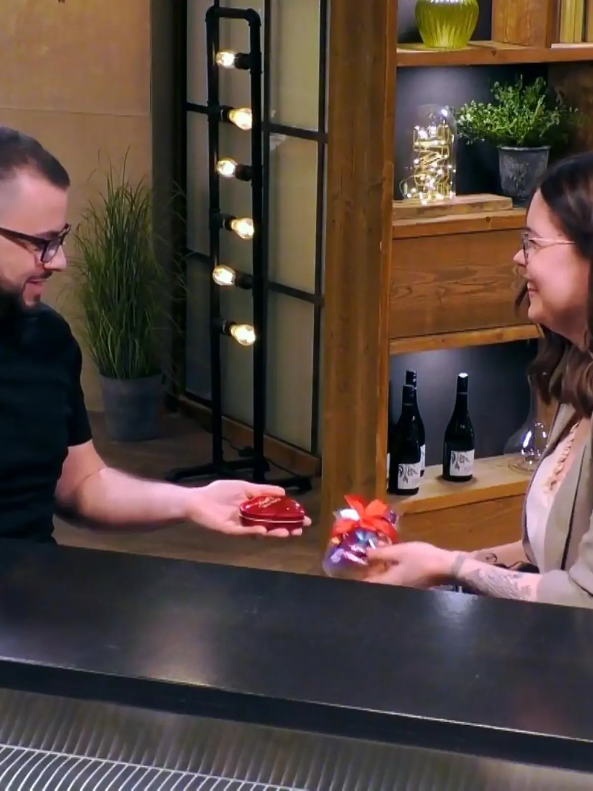 Bild zu: "Küssen beim ersten Date geht klar"