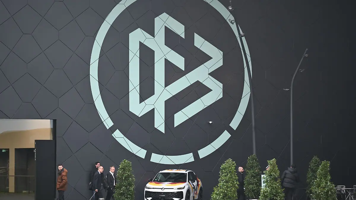 Der DFB ist bei der Gründung eines Ligaverbandes womöglich außen vor. (Archivbild)