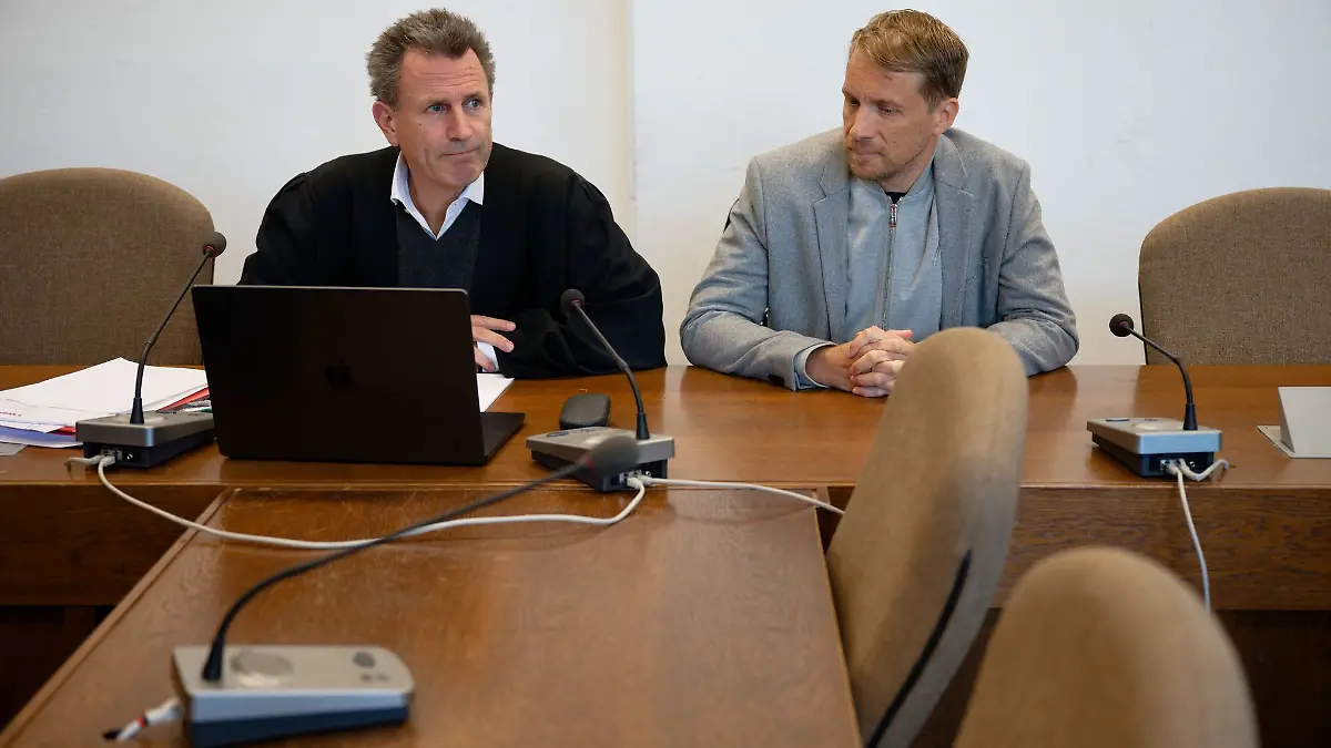 Oliver-Pocher-vor-Gericht-in-K-ln-Verfahren-wegen-Zoff-mit-Influencerin-Anne-W-nsche