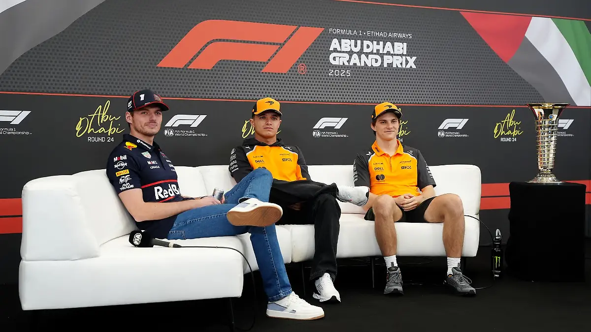 Die drei WM-Rivalen und der Pokal der Begierde.