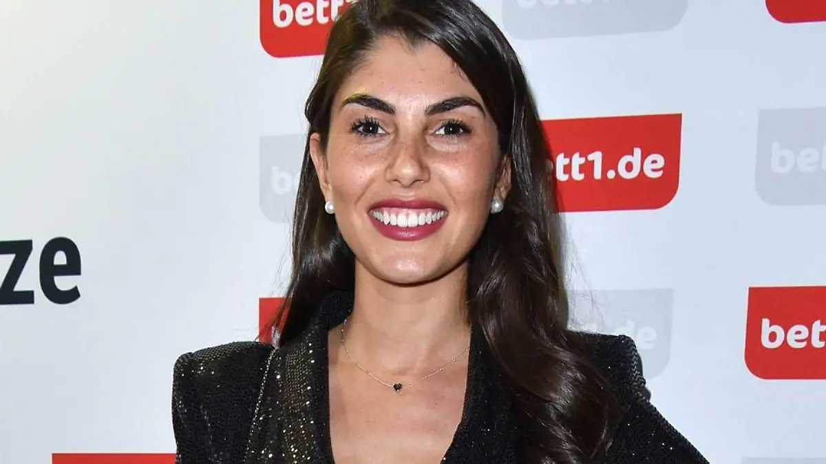 Yeliz Koc beim Bett1.de Influencer Event in der Puro Sky Lounge in Berlin am 19.03.2019 *** Yeliz Koc at the Bett1 de Influencer Event at the Puro Sky Lounge in Berlin on 19 03 2019