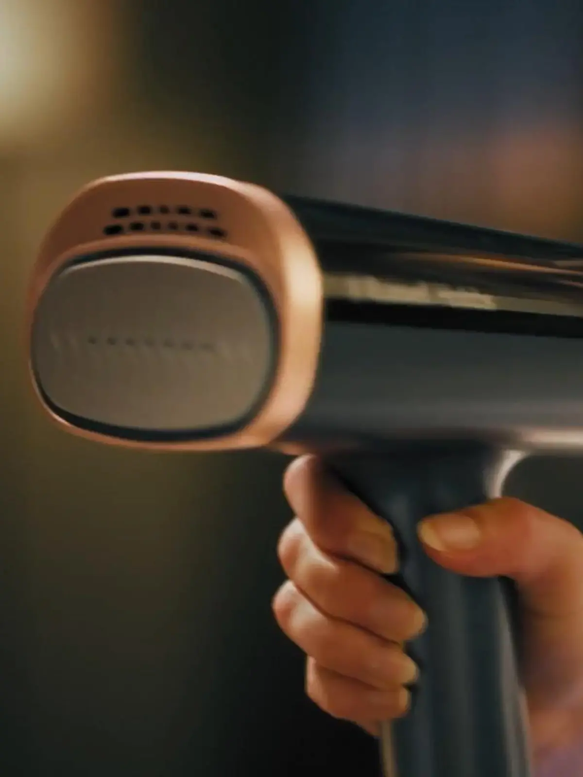 Bild zu: "Russell Hobbs Steam Genie VacuSteam™ Dampfbürste"