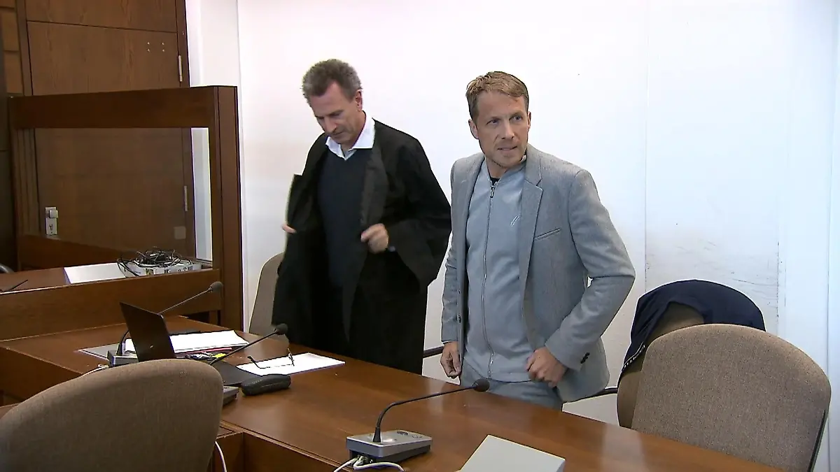 Prozess gegen Pocher Zoff mit Influencerin