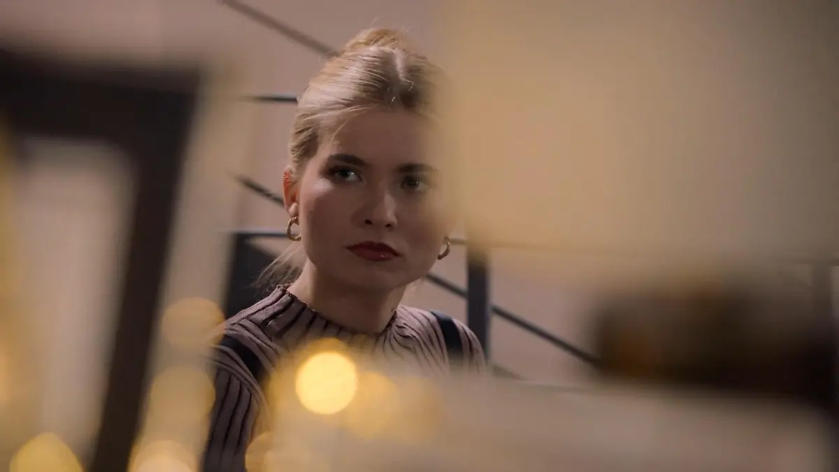 Johanna belauscht ein Gespräch ihrer Mutter GZSZ-Wochenvorschau Teil 2