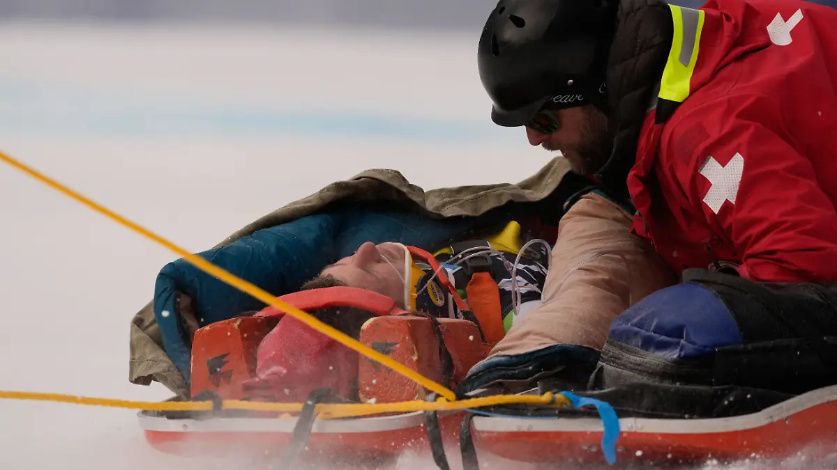 Der Slowene Rok Aznoh ist schwer gestürzt.