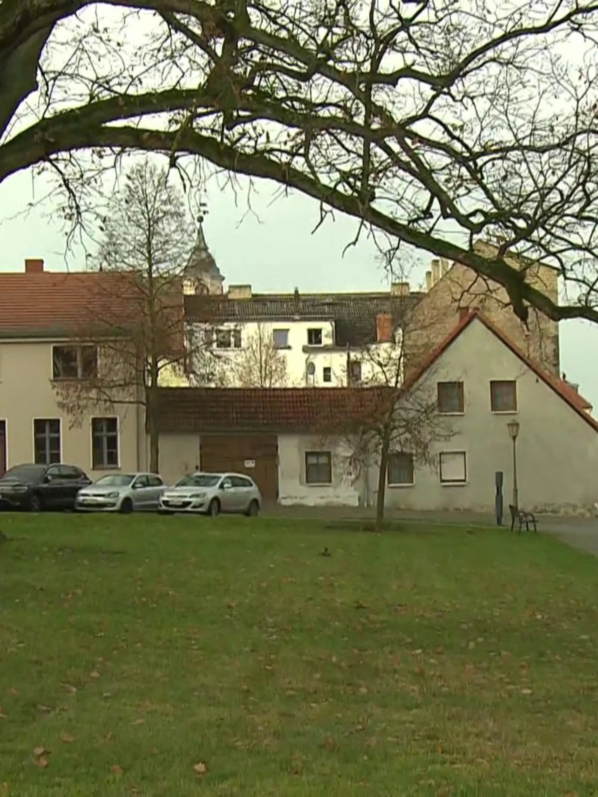 Bild zu: "Nur elf Tage gearbeitet! Bürgermeister kassiert weiter Gehalt, obwohl er nichts macht "