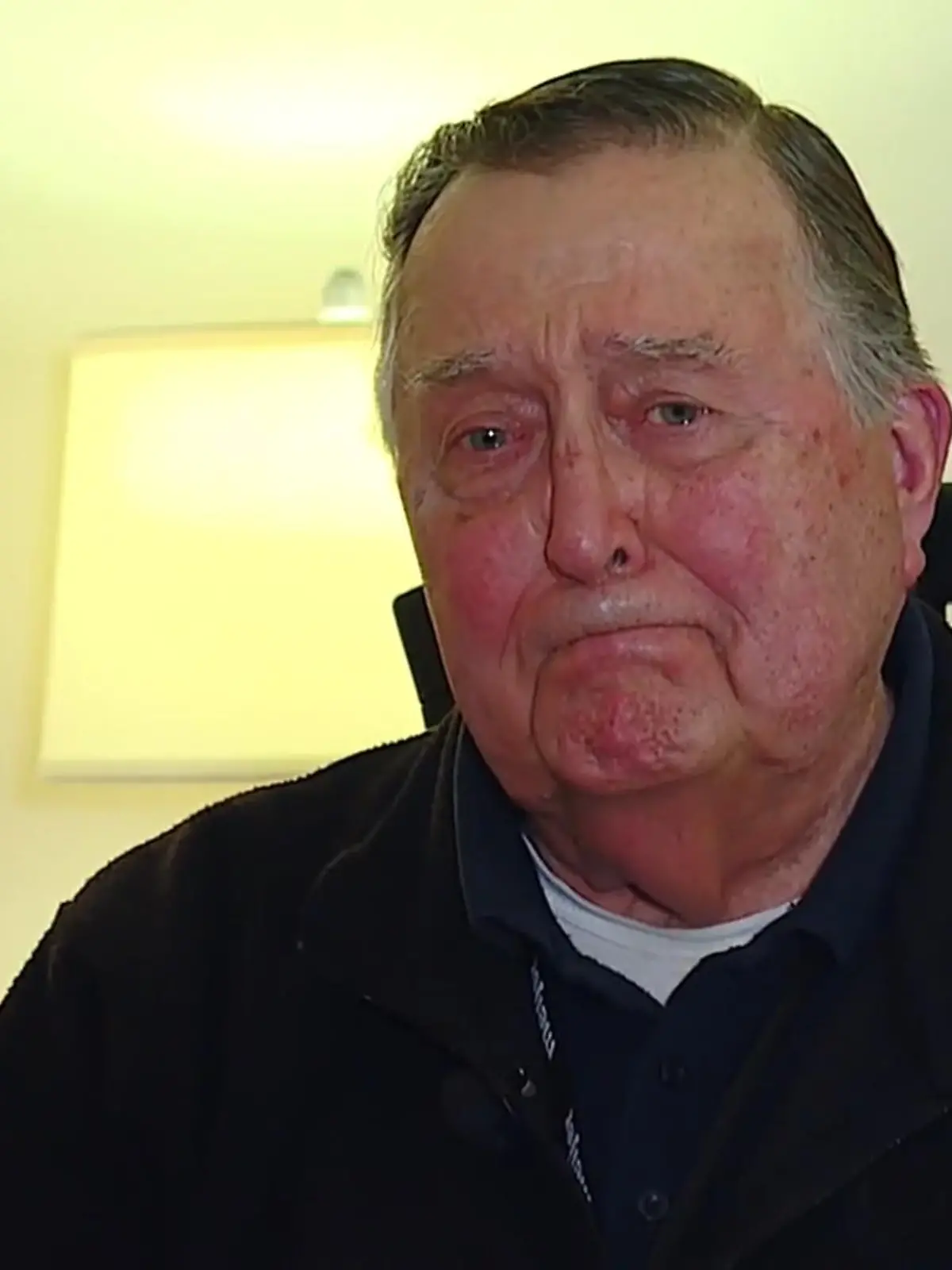 Bild zu: "Ed muss mit 88 noch arbeiten – jetzt ist er wegen DIESES Videos Millionär!"