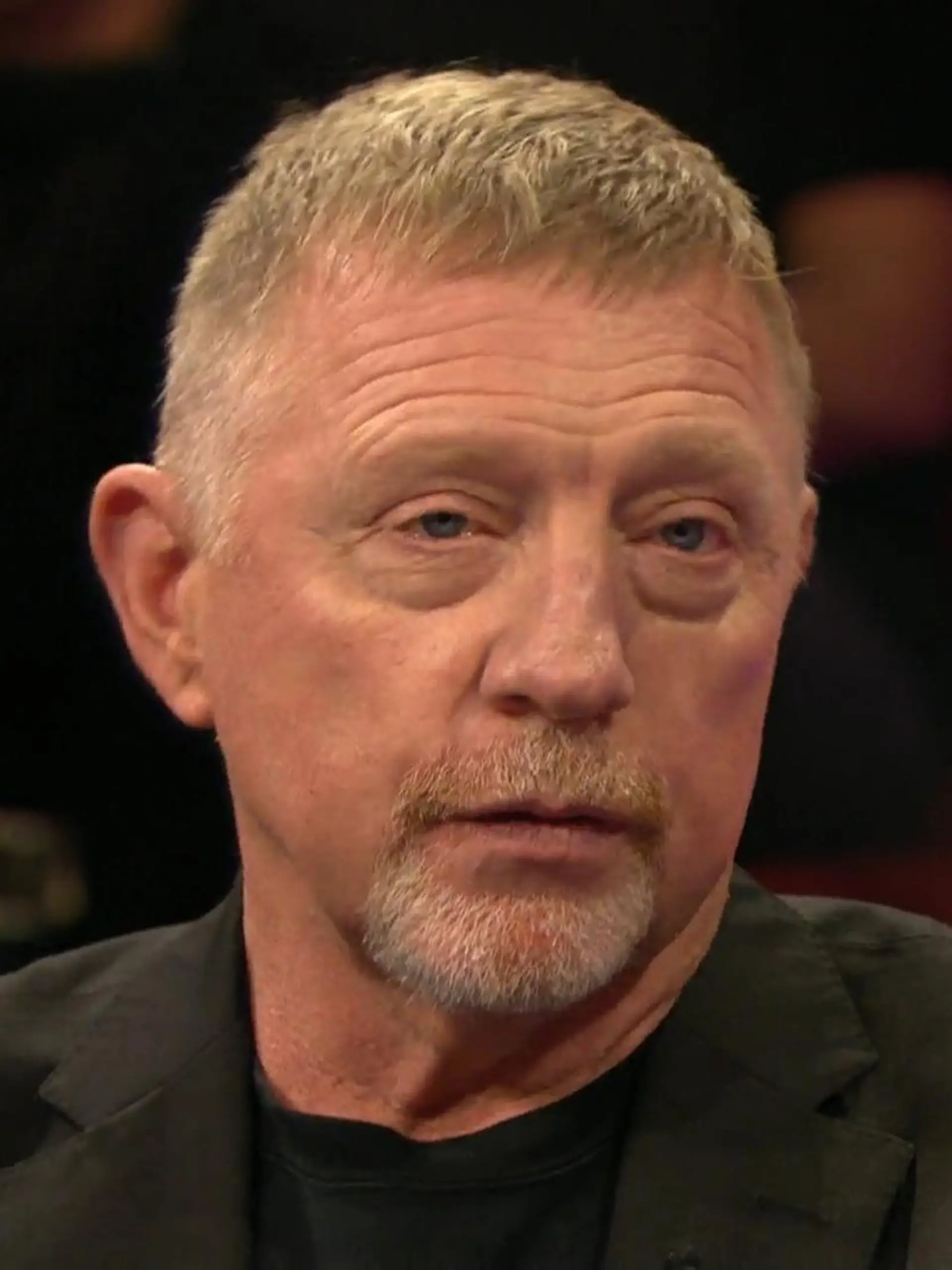 Bild zu: "Boris Becker is back! Tennislegende überrascht bei „2025! Menschen, Bilder, Emotionen""