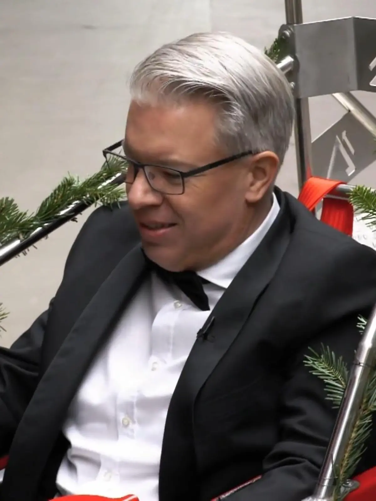 Bild zu: "Frank Thelen testet das Schneemobil"