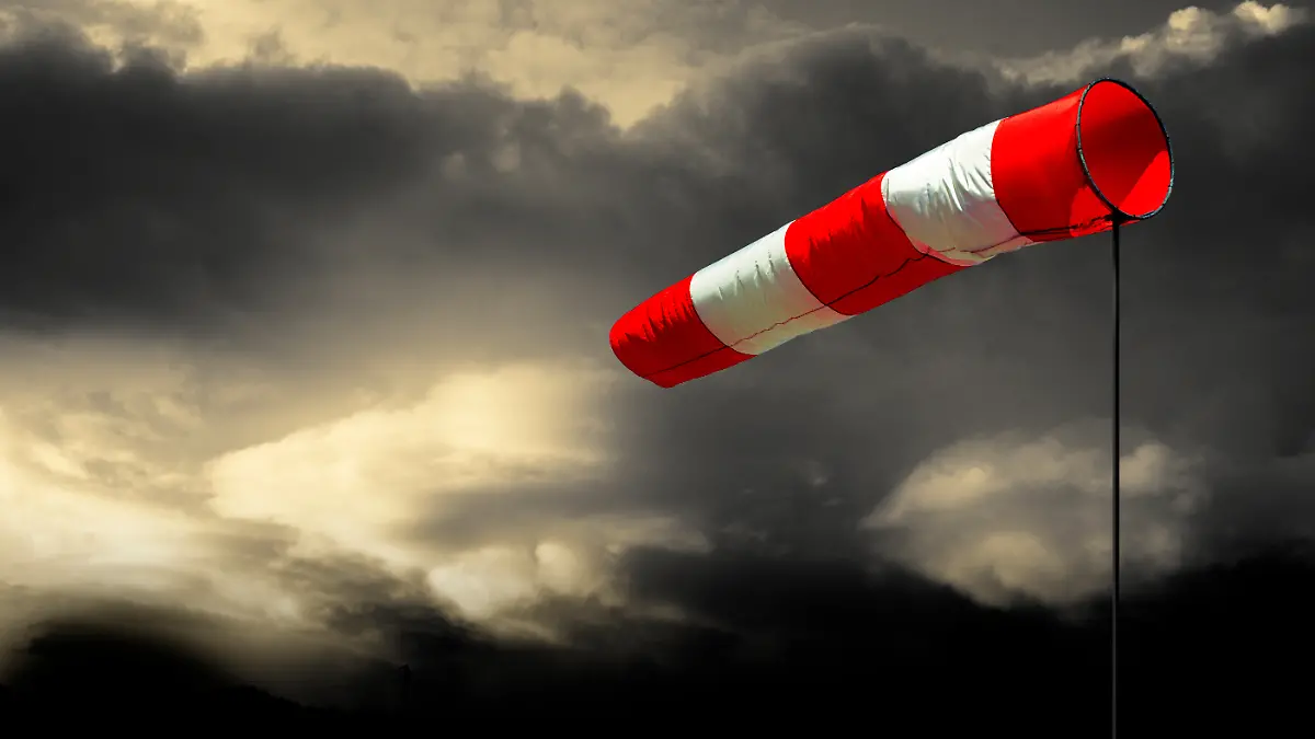 Sturmtief-trifft-Europa-mit-Orkanb-en-und-reicht-mit-Sturmgefahr-und-W-rmewelle-bis-nach-Deutschland