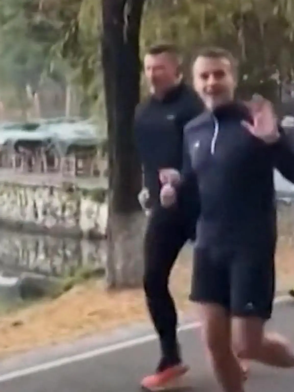 Bild zu: "Plötzlich joggt dieser Präsident an Parkbesuchern vorbei – und reagiert so!"