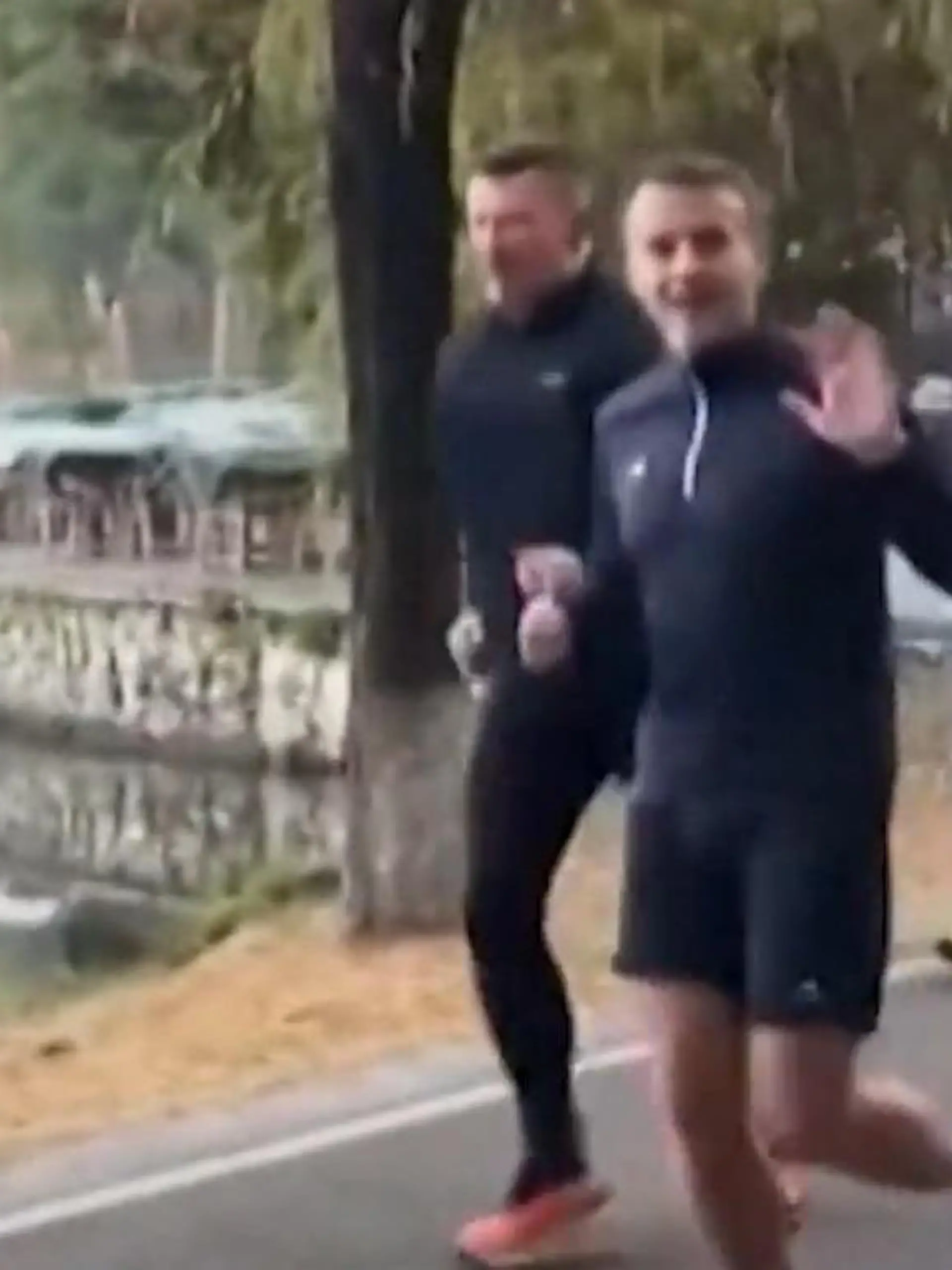 Bild zu: "Plötzlich joggt dieser Präsident an Parkbesuchern vorbei – und reagiert so!"