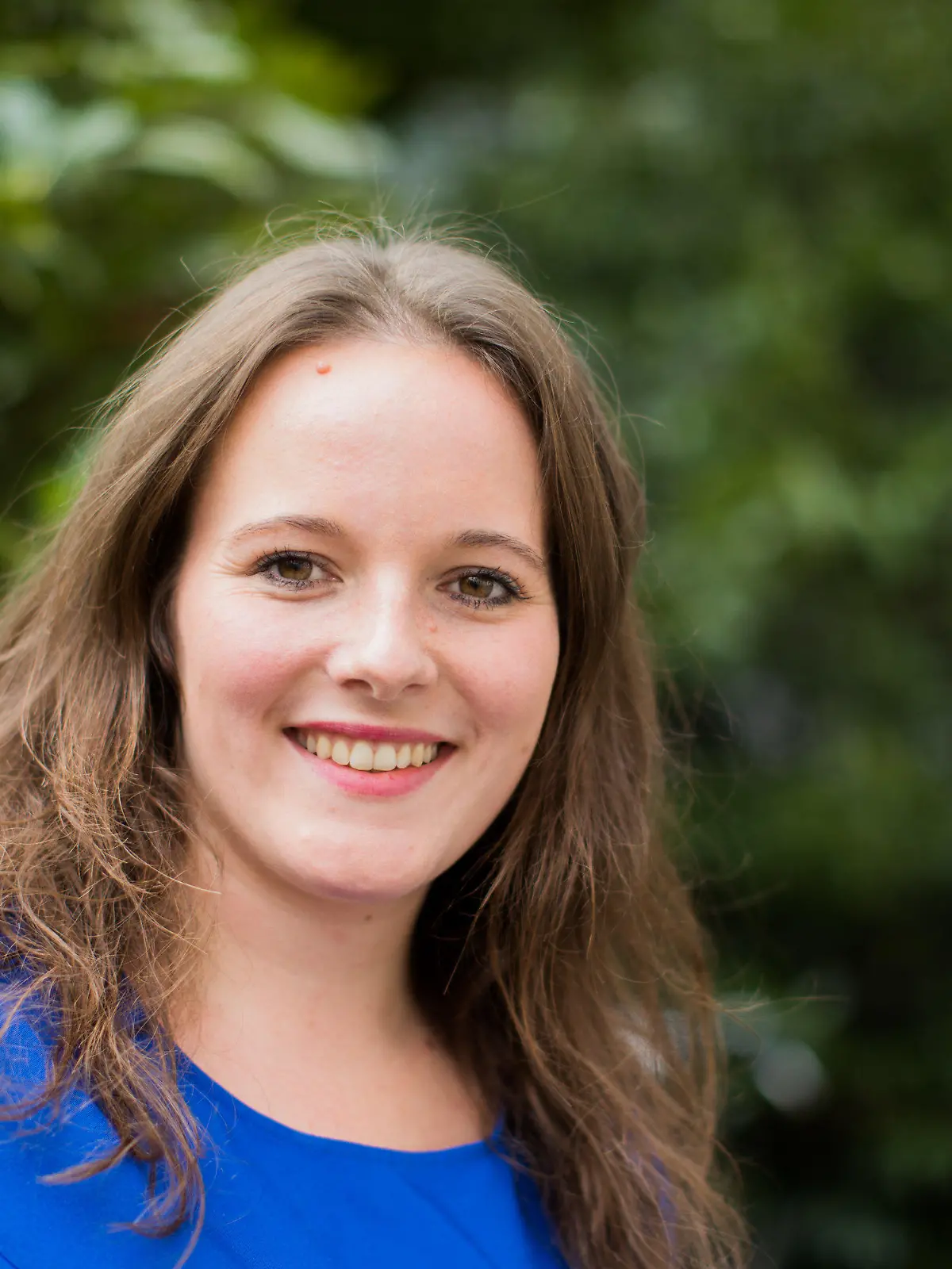 ARCHIV - 19.10.2018, Nordrhein-Westfalen, Düsseldorf: Jessica Rosenthal, Vorsitzende der nordrhein-westfälischen Jusos, aufgenommen vor der SPD-Parteizentrale. Rosenthal will  für das Amt der Bundesvorsitzenden der Jusos kandidieren. Foto: Rolf Vennenbernd/dpa +++ dpa-Bildfunk +++