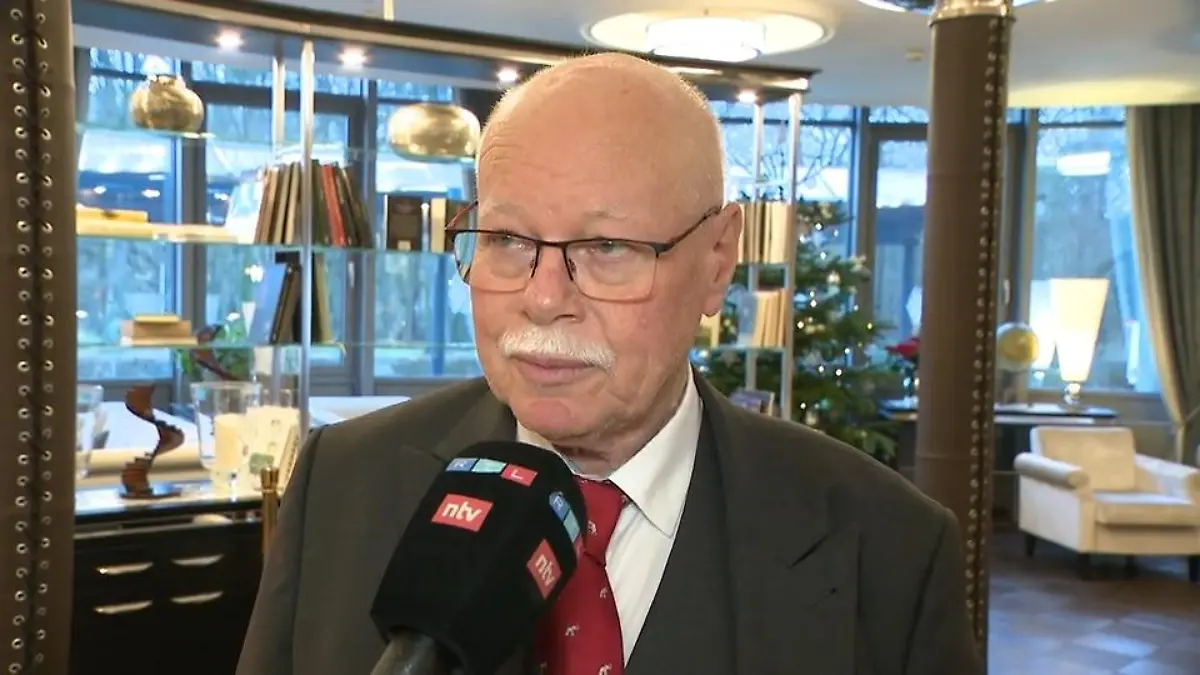 „Da fragt man sich natürlich, ob man nicht weitermachen soll" Letzte IMK für Bremens Mäurer