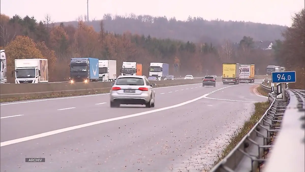 Leiche und Hände gehören zusammen Horrorfunde auf A45 und im Wald