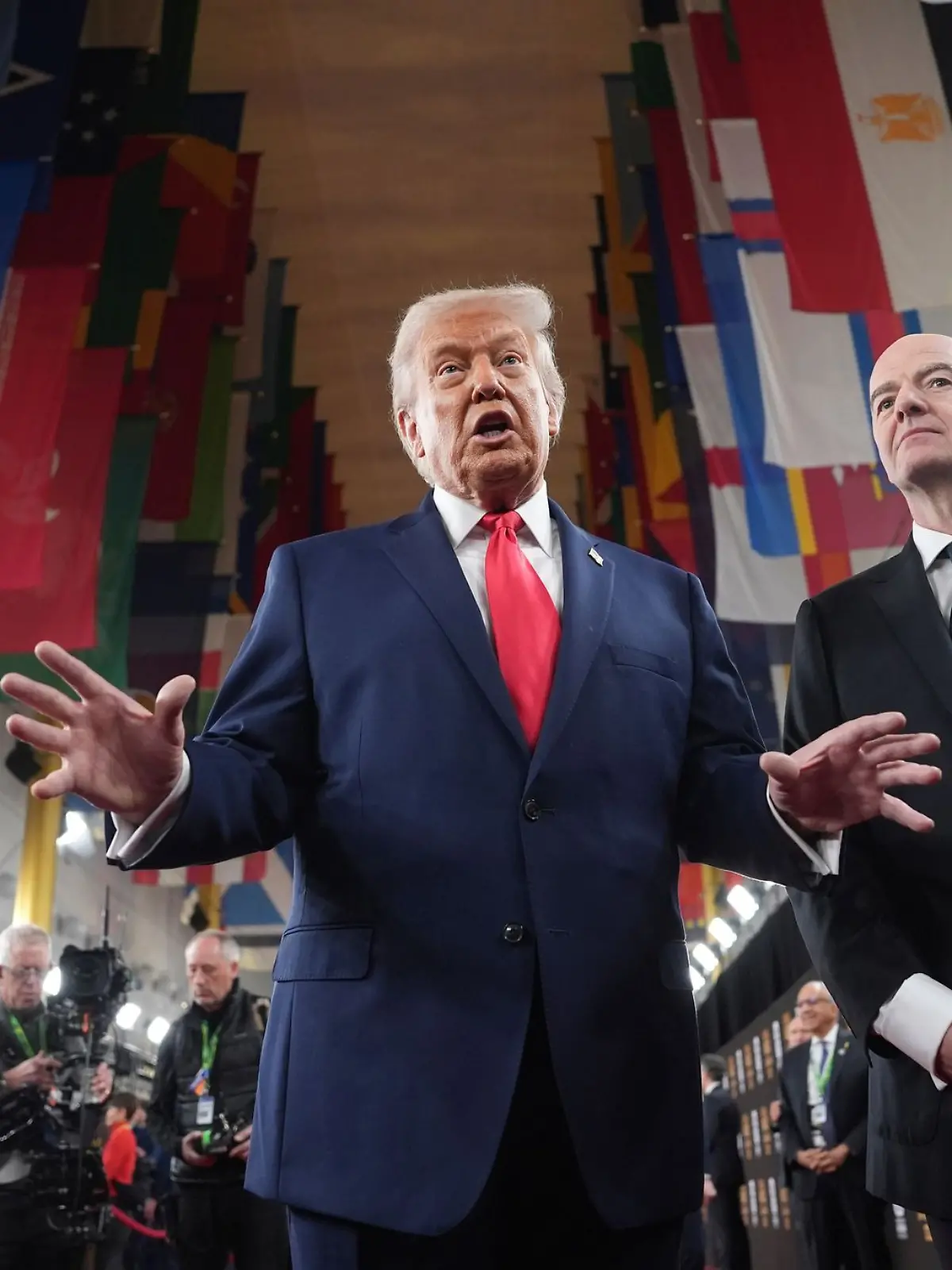 Bild zu: "US-Präsident Trump bekommt FIFA-Friedenspreis"