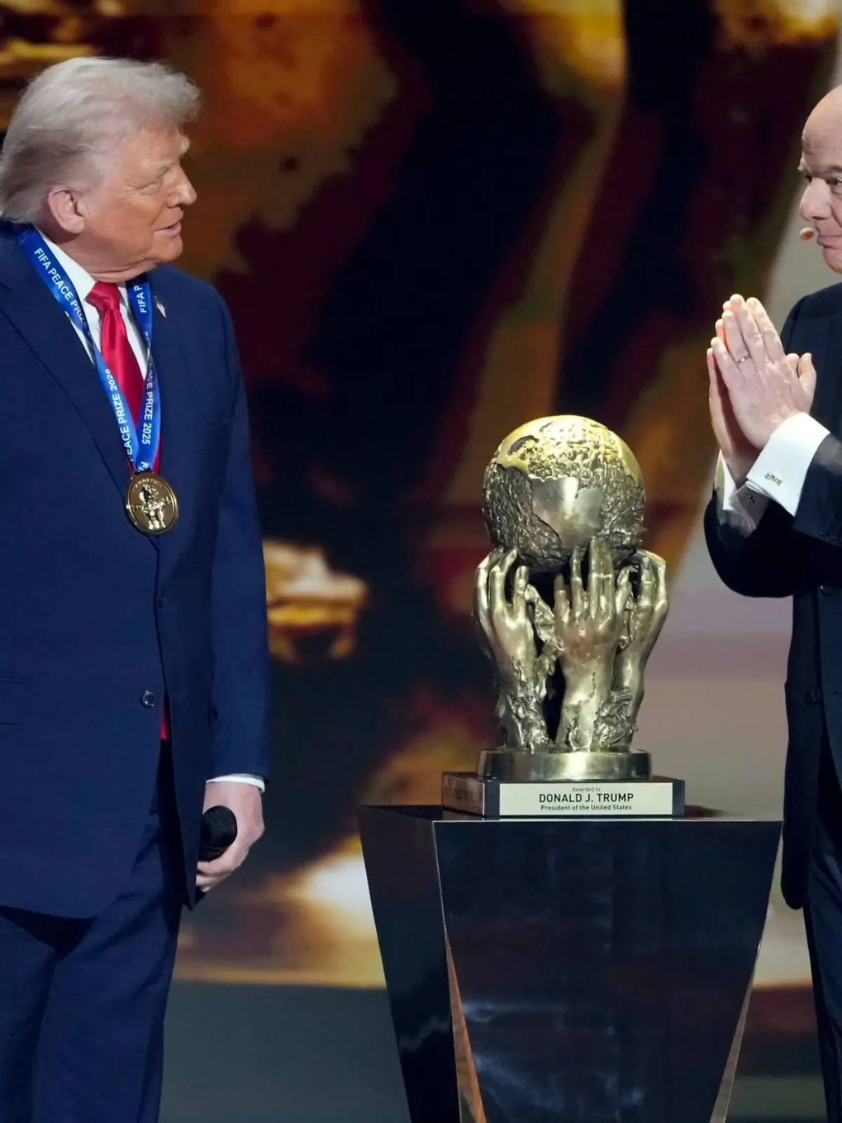 Bild zu: "Presse zu WM-Gala: «Infantinos erniedrigendes Verhalten»"