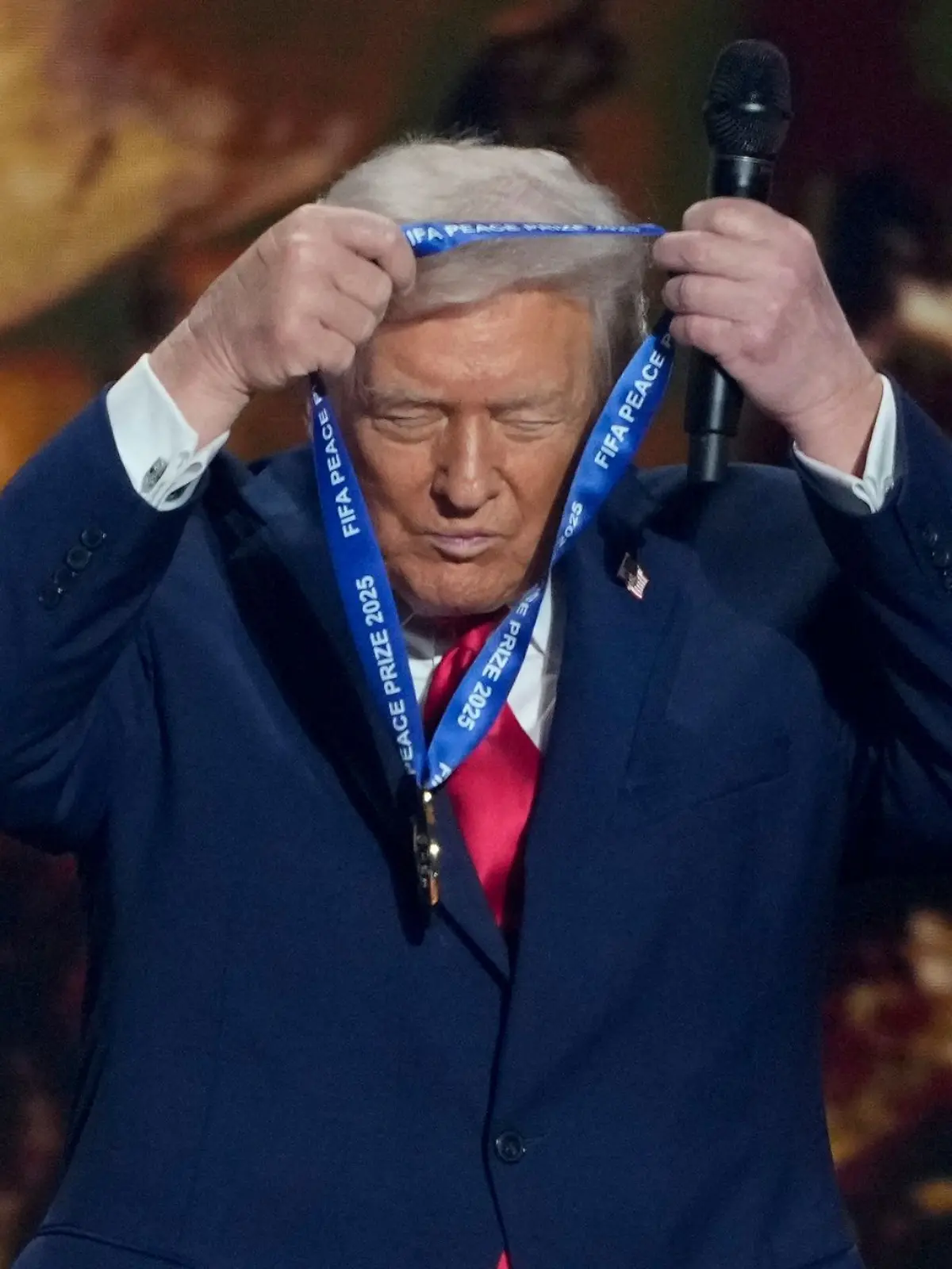 Bild zu: "Friedenspreis für Trump spaltet: «Seine Weltmeisterschaft»"