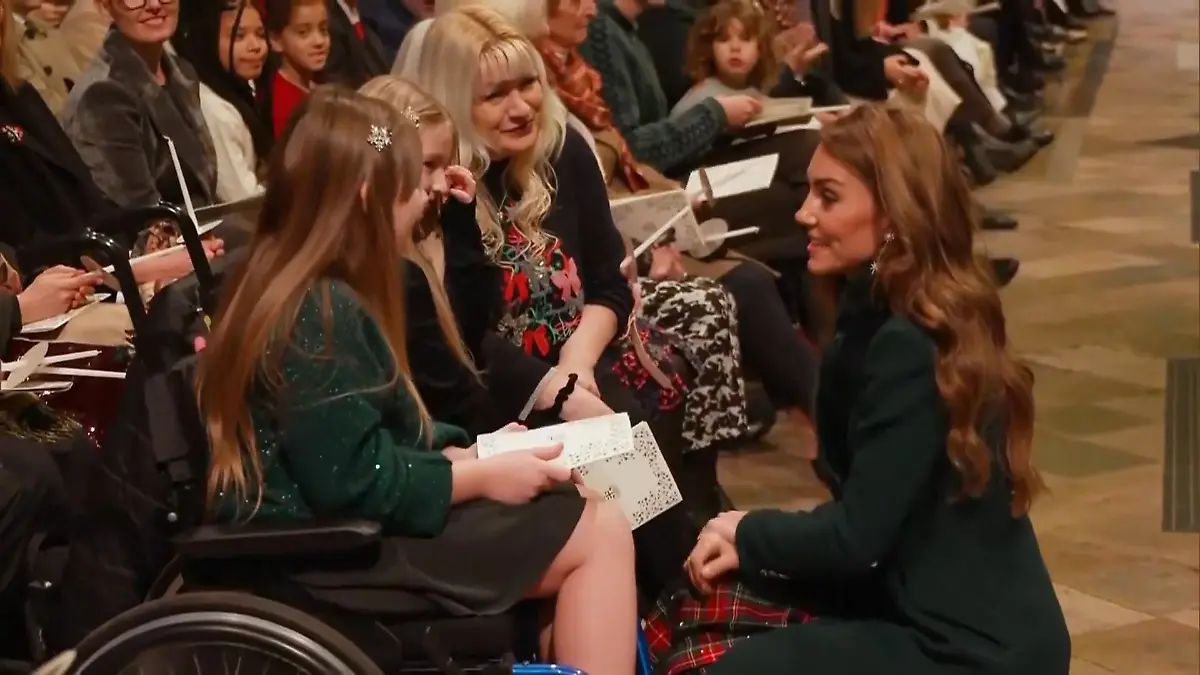 Prinzessin Kate is back – und strahlt bei ihrer Weihnachtsfeier Royale Weihnachten