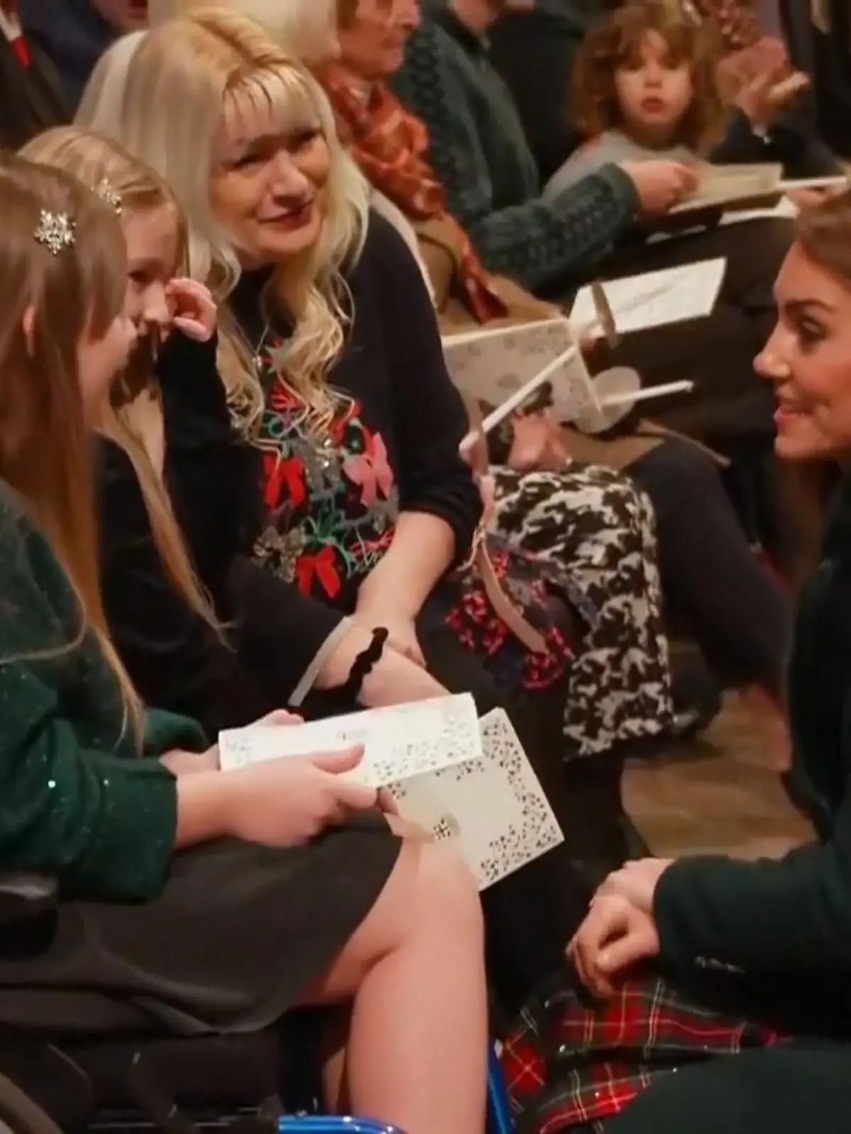 Bild zu: "Prinzessin Kate is back – und strahlt bei ihrer Weihnachtsfeier"