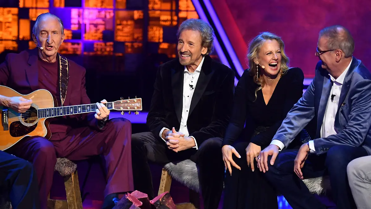 V.li.: Mike Krüger, Thomas Gottschalk, Barbara Schöneberger, Günther Jauch.