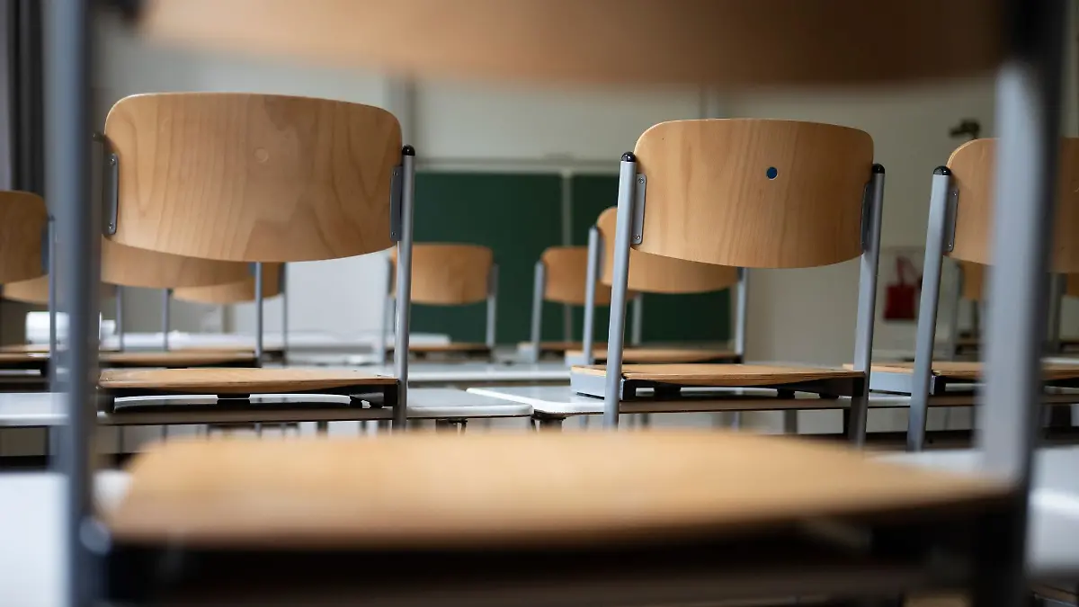 Unterrichtsstatistik-f-r-2024-25-Fast-f-nf-Prozent-der-Schulstunden-in-NRW-fallen-aus