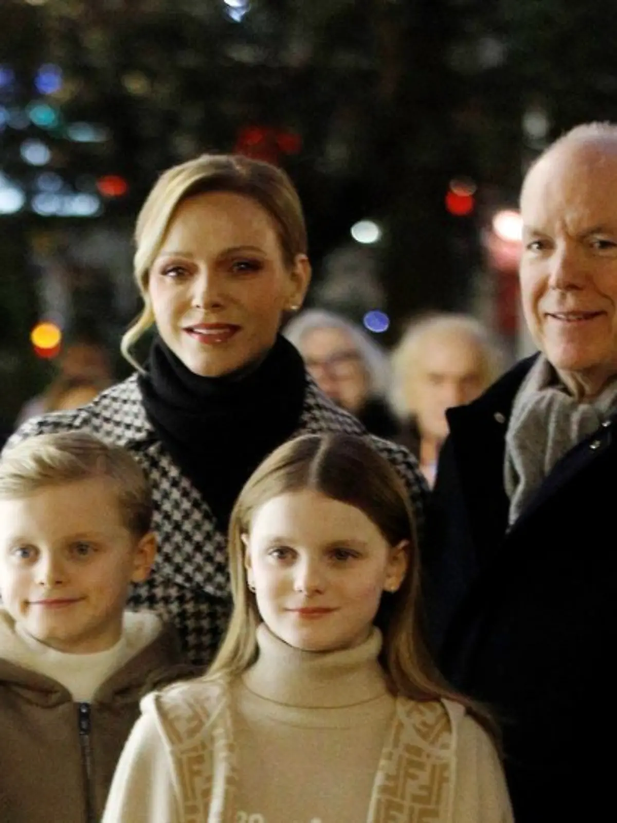 Die Fürstenfamilie von Monaco ist in Weihnachtsstimmung