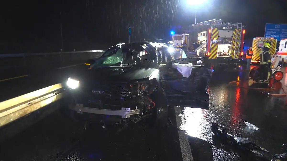 Tragödie auf Autobahn – Vater und Tochter sterben Schwerer Unfall bei Saarbrücken