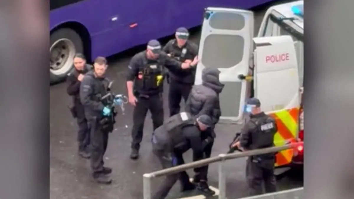 20 Verletzte nach Flughafen-Attacke - weil Täter Koffer klauen wollten! Chaos in London Heathrow