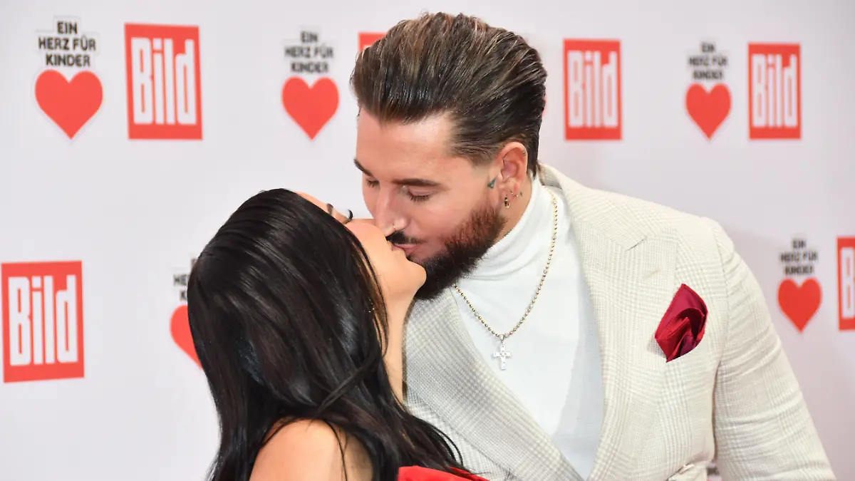 Mike und Leyla Heiter bei der TV-Spendengala „Ein Herz für Kinder” 2025 in Berlin