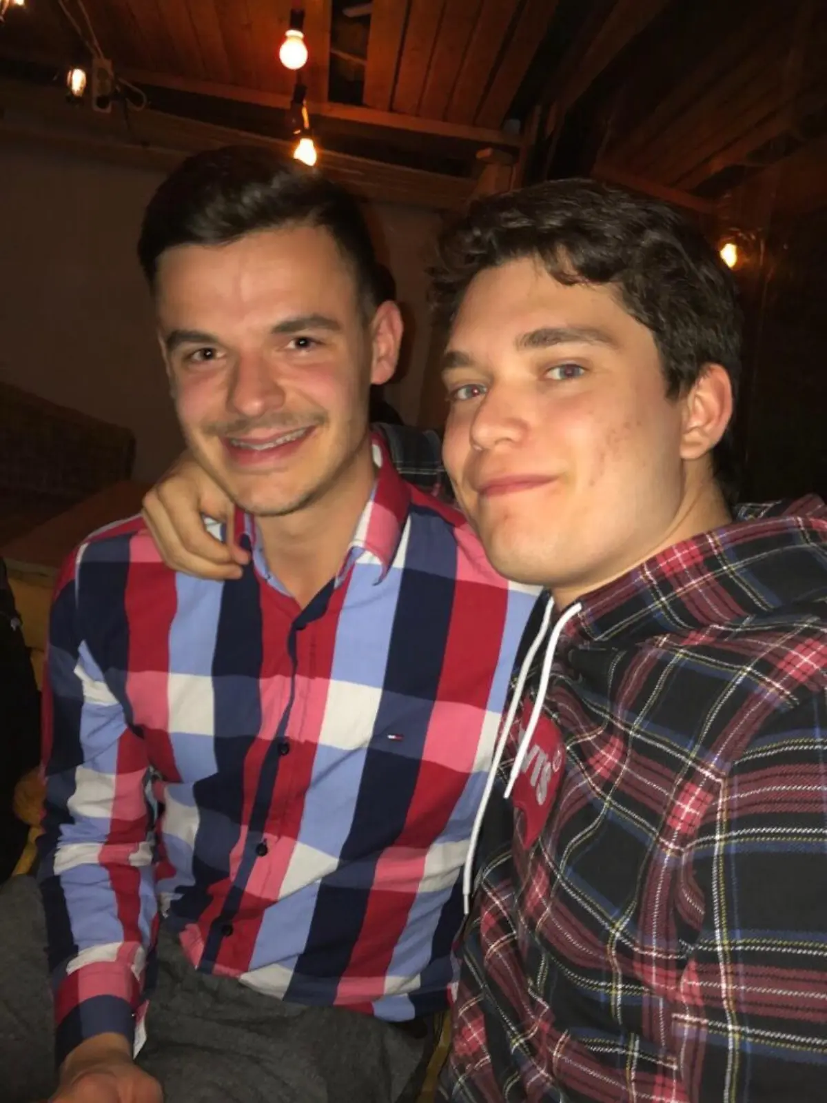 Bild zu: "„Niemand war jemals so ein Teil von mir” – bester Freund verabschiedet sich von Jan Zimmermann (†27) "