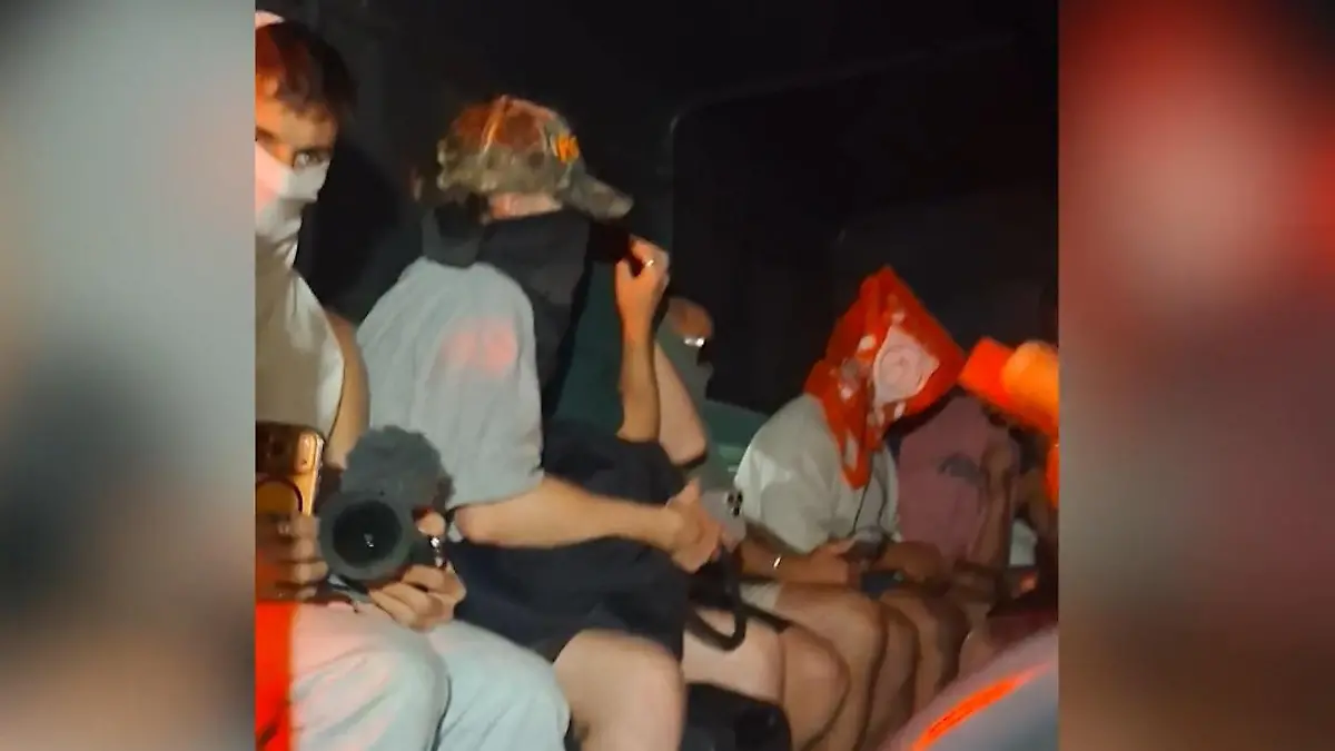 Für diese Nummer mit Pornostar werden 14 Männer festgenommen Erst Höhepunkt, dann Handschellen