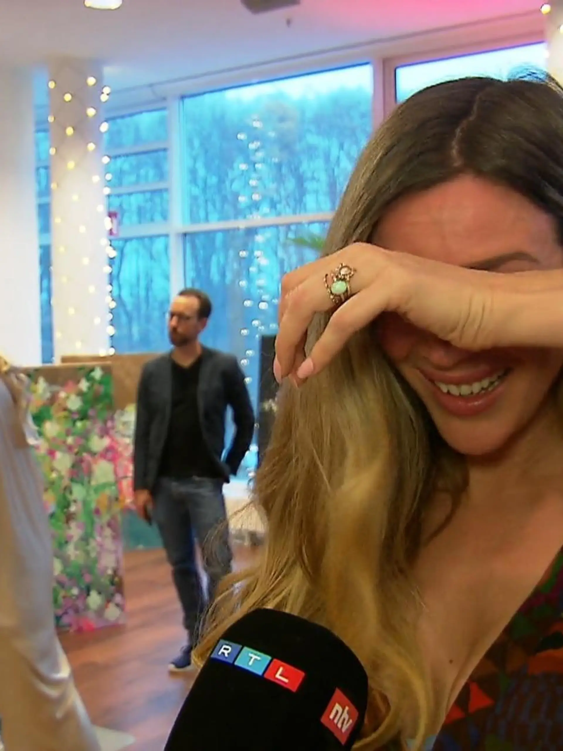 Bild zu: "Sarah (18) hat Kinderdemenz! Grammy-Gewinnerin setzt sich rührend für sie ein"