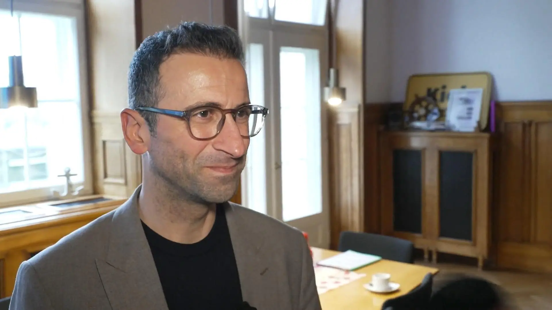 Das hat Kiels neuer Bürgermeister Samet Yilmaz (B'90/Grüne) mit der Stadt vor! Er möchte einiges ändern