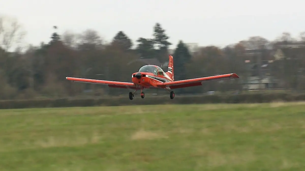 Rundflug sorgt bei Kindern für Staunen Tanzkorps hebt ab