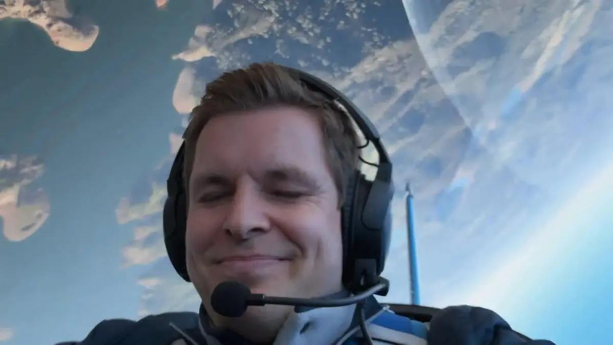 Zu Besuch in der Fliegersiedlung Cameron Airpark Flugzeuge in Vorgärten