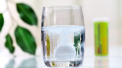 „Loaded Water”: Dieses Wasser kann uns schaden – das steckt hinter dem Social-Media-Trend