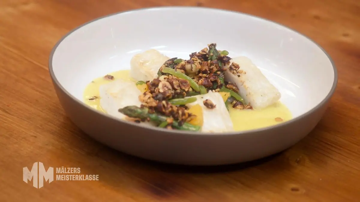 Jonas' Gericht: Loup de Mer mit Lardo, einer Orangen-Vanille-Buttersauce Mälzers Meisterklasse