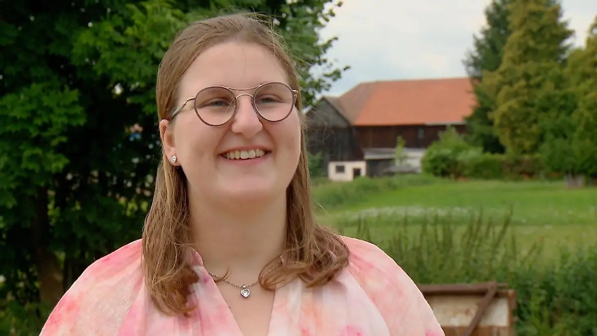 Michael zeigt Julia ihr Zimmer Ohne Strom