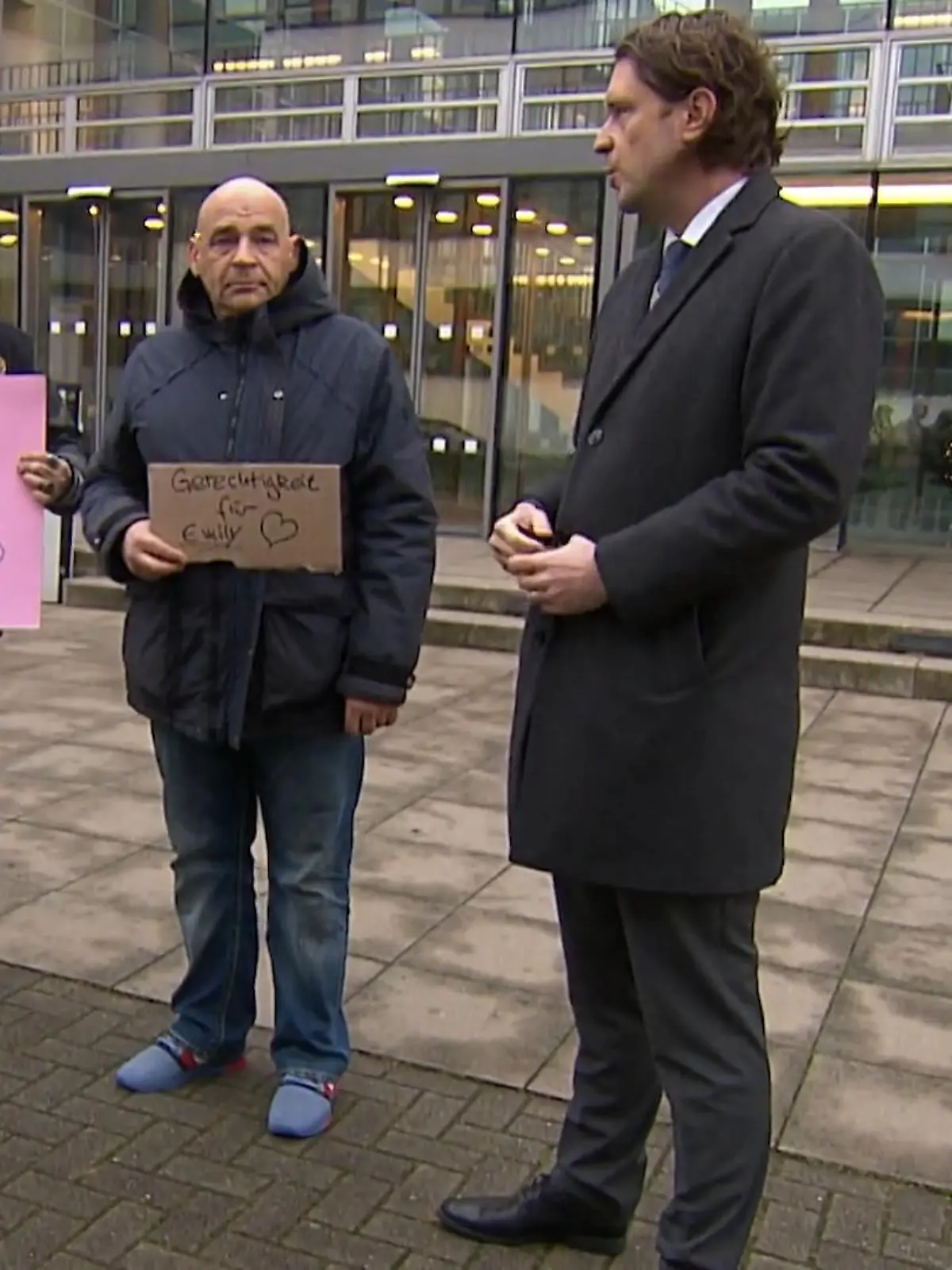 Bild zu: "Mahnwache für Emily"