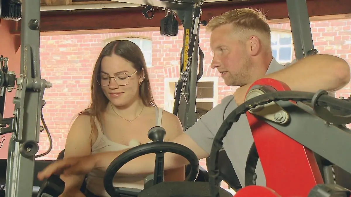 Wie schlägt sich Jenny bei der Stallarbeit? Liegt es ihr?