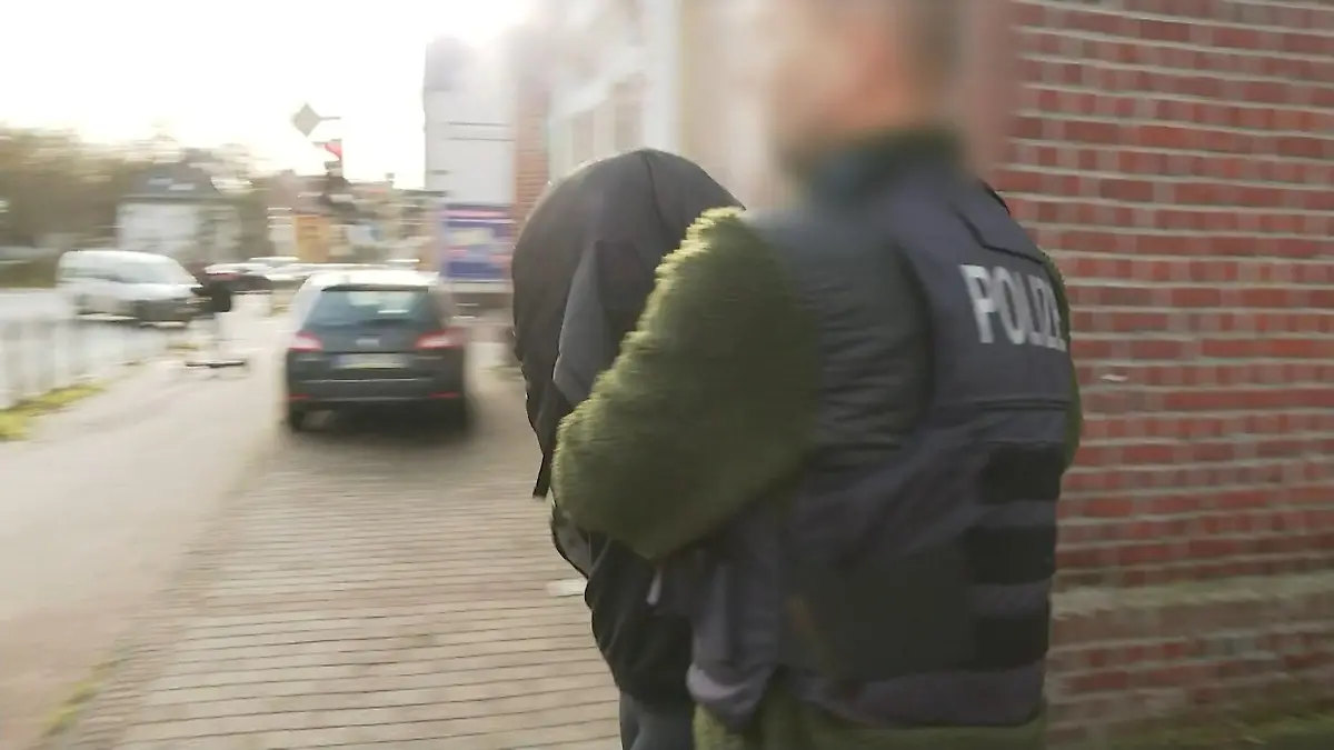 Kind entführt - SEK-Einsatz im Ruhrgebiet! Bei Interview mit der Familie kommt die Polizei
