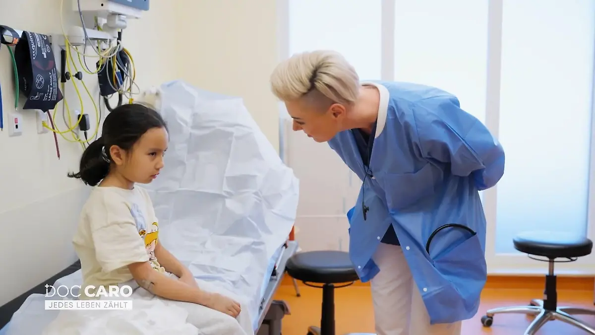 Wiedersehen mit der kleinen Patientin Doc Caro freut sich